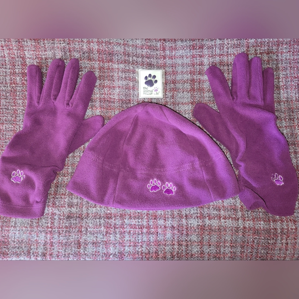 The Animal Rescue Site Purple Fleece Paw Print Hat & Glove Set O/S - With AR Pin
